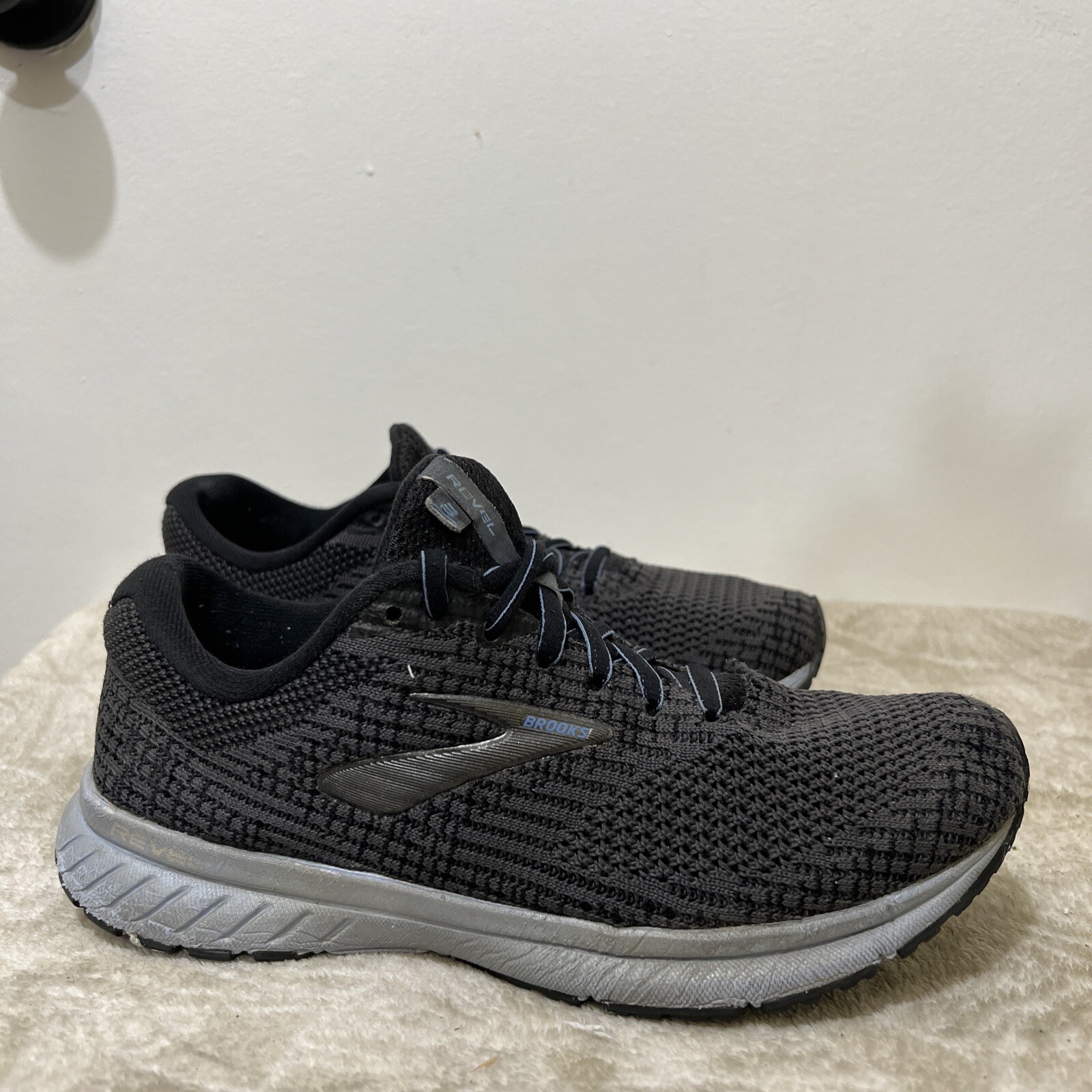 Size 8.5 Brooks Revel 3 Knit Black/Gray for sale online eBay