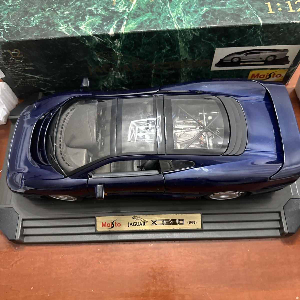 ミニカー Maisto JAGUAR XJ220 1992 1:12 Maisto 1992 Blue Jaguar XJ220 On Display Blue 1992 ~ 1:12 Die Cast