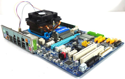 Gigabyte GA-MA770T-UD3P AMD Athlon II X2 240e 2GB DDR3 Sockel AM3 Kühler Blende