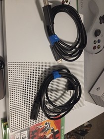 Xbox One Series S 1681 500 GB + 1TB Seagate Game Drive + 9 Games + Controllers