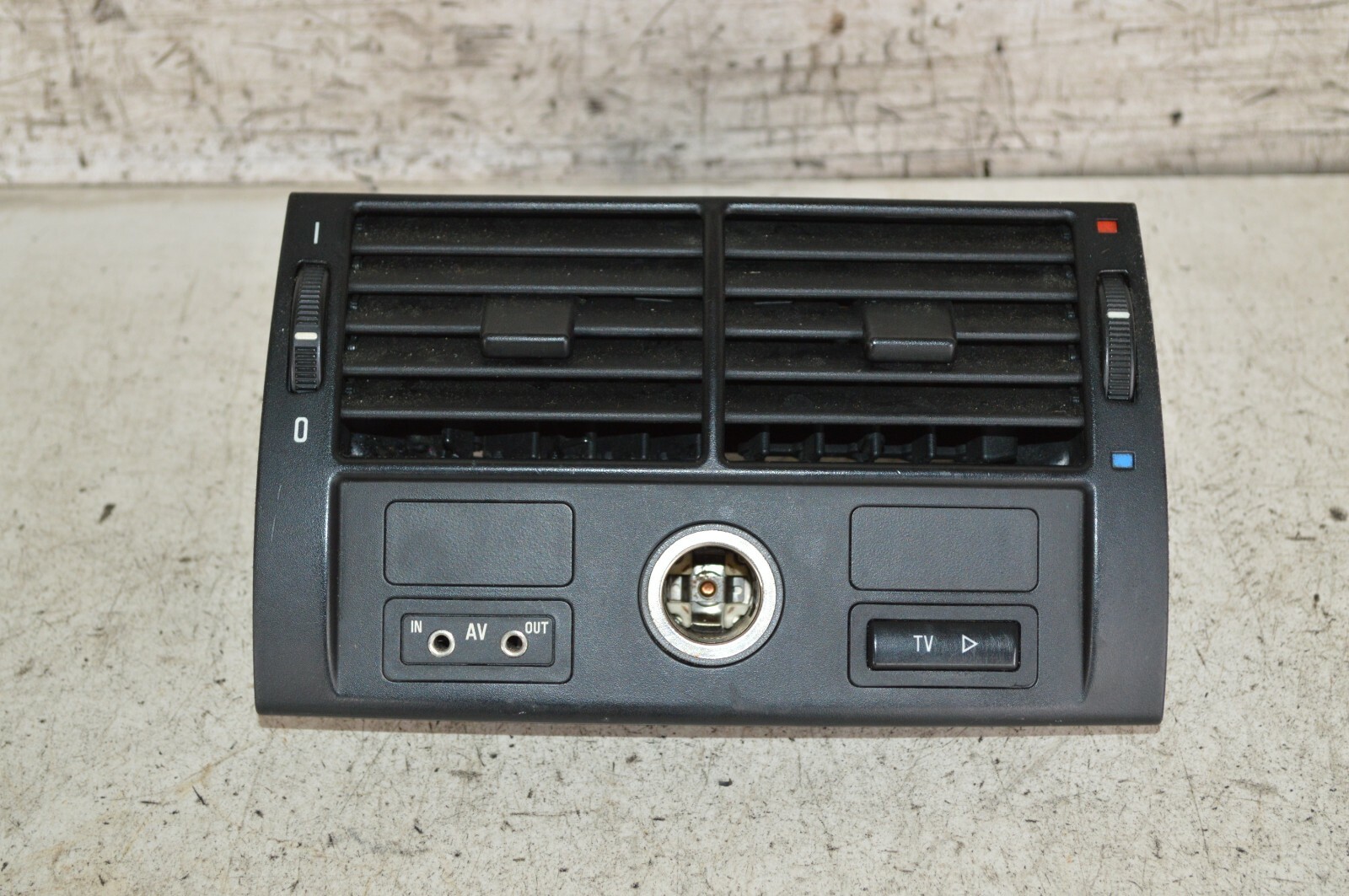 BMW X5 Air Vent 8409081 X5 E53 Center Console Rear Air Vent AUX Port