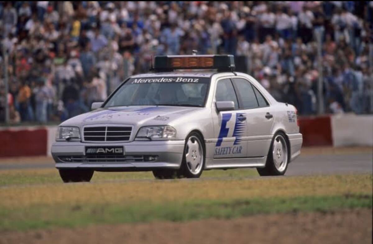 Minichamps 1/43 F1 Safety Car Mercedes Benz C36 Amg W202 Minichamps 1/43 F1 Safety Car Mercedes Benz C36 Amg W202