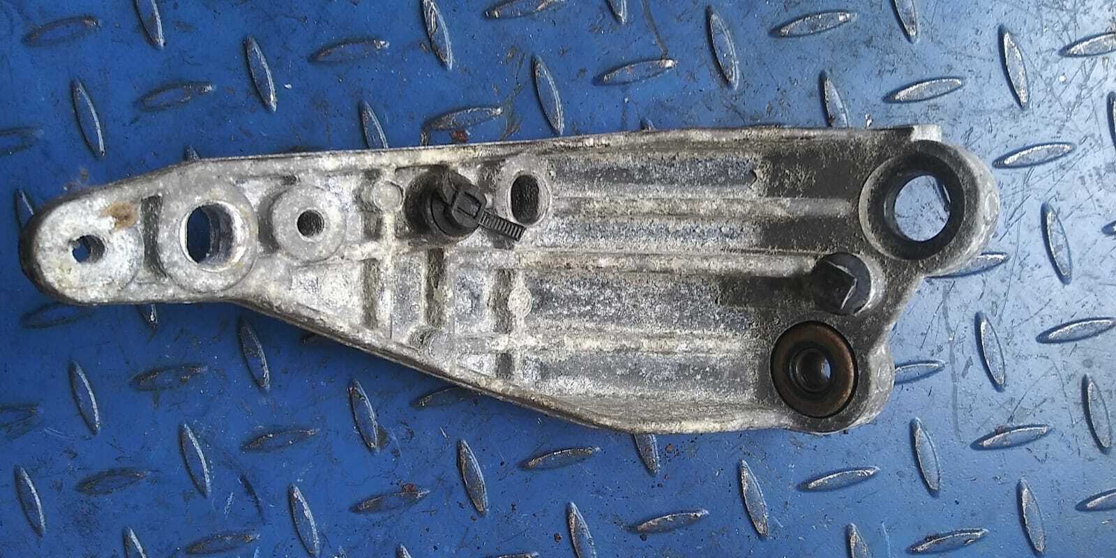 2012 DETROIT DD13 ENGINE MERCEDEZ-BENZ OIL COOLANT MODULE BRACKET PART ...