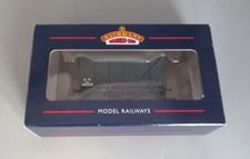 Bachmann 37-730A 00 Gauge 12 Ton Ventilated Van GWR Grey - Wagon 142335 - 2 Avai