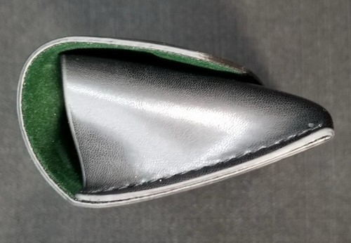 David Beckham Eyeglasses Case Beautiful Black & Dark Green Cleaning Cloth - Picture 2 of 5