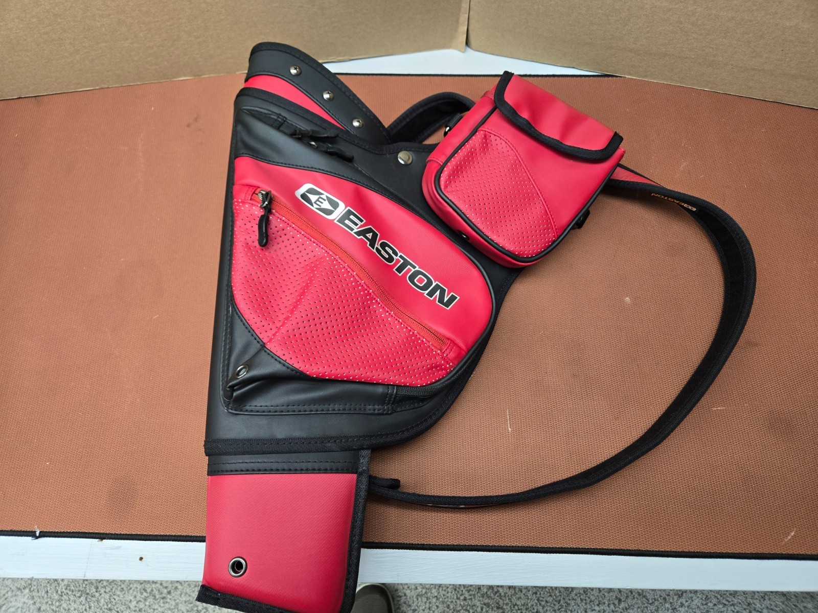 Easton World Cup Bow case and Deluxe hip quiver