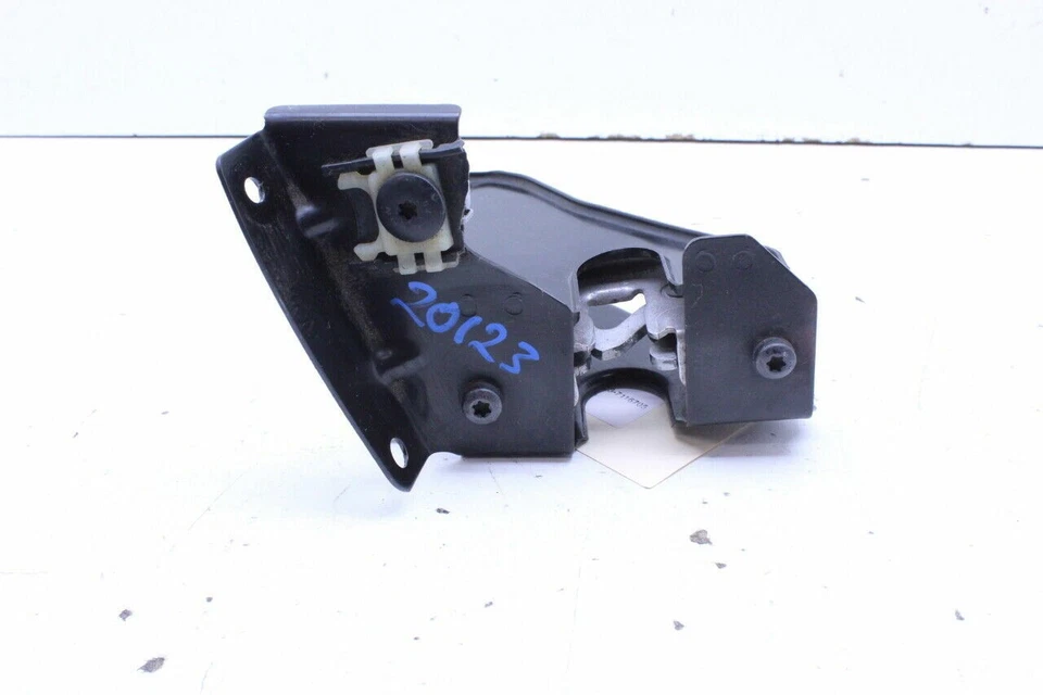 Soporte de bloqueo del capó izquierdo BMW 335i 2011 OEM usado Foto 4 de 4