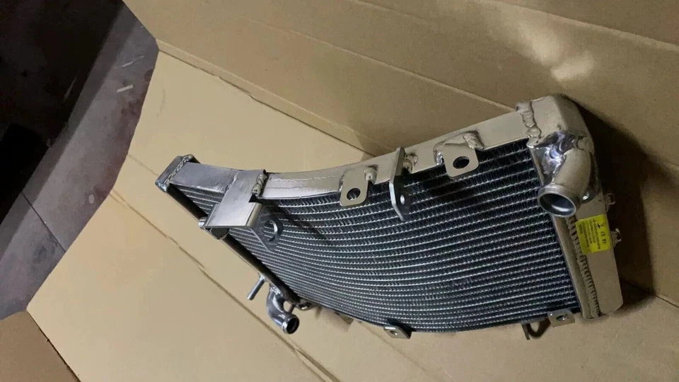 Radiador de aleación de aluminio para MV AGUSTA Brutale 675/800 2015-2019 2016 2017 2018 Foto 4 de 4