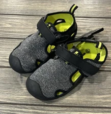 Wave Zone Kids Gray Black Green Shoes NWT Size 10
