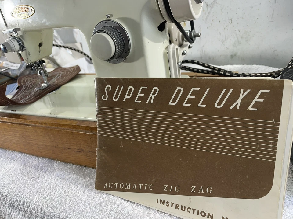 Machines From Mechanics. Heavy Duty Pinnock Sewing Machine By Brother Japan - image 4 of 4