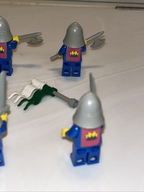 6- 1978 Lego Yellow Castle Knight Minifigure Purple Sticker Crown RARE 375 6075