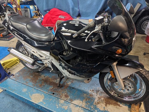 1990 Suzuki GSX-750F 