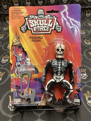 Scari Force Weapons Set / スカル 骸骨 Skull Force Red Skeleton Vintage KO Action Figure w 2 Axe Weapons