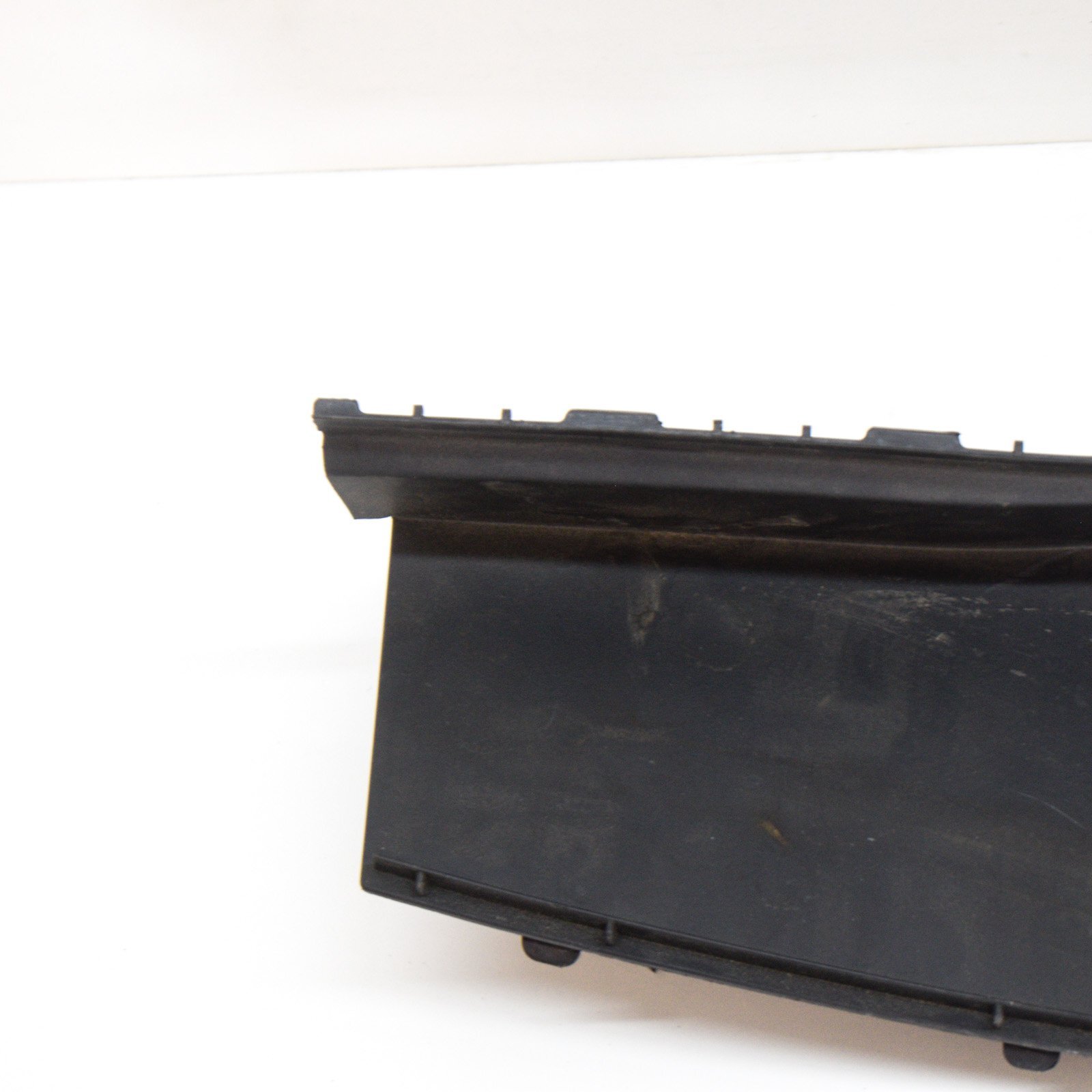 VOLVO XC90 MK2 Front Left Window Wiper Cover Bracket RHD 31385838