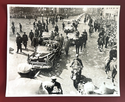 ''QUEEN ELIZABETH II BESUCHT NEW YORK 1957'' VINTAGE 8 X 10 ORIGINAL PRESSEFOTO