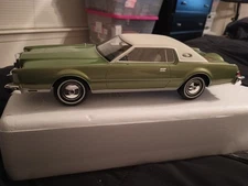 BoS/Best of Show 1:18 1974 Lincoln Continental Mark IV Bright Green Metallic 