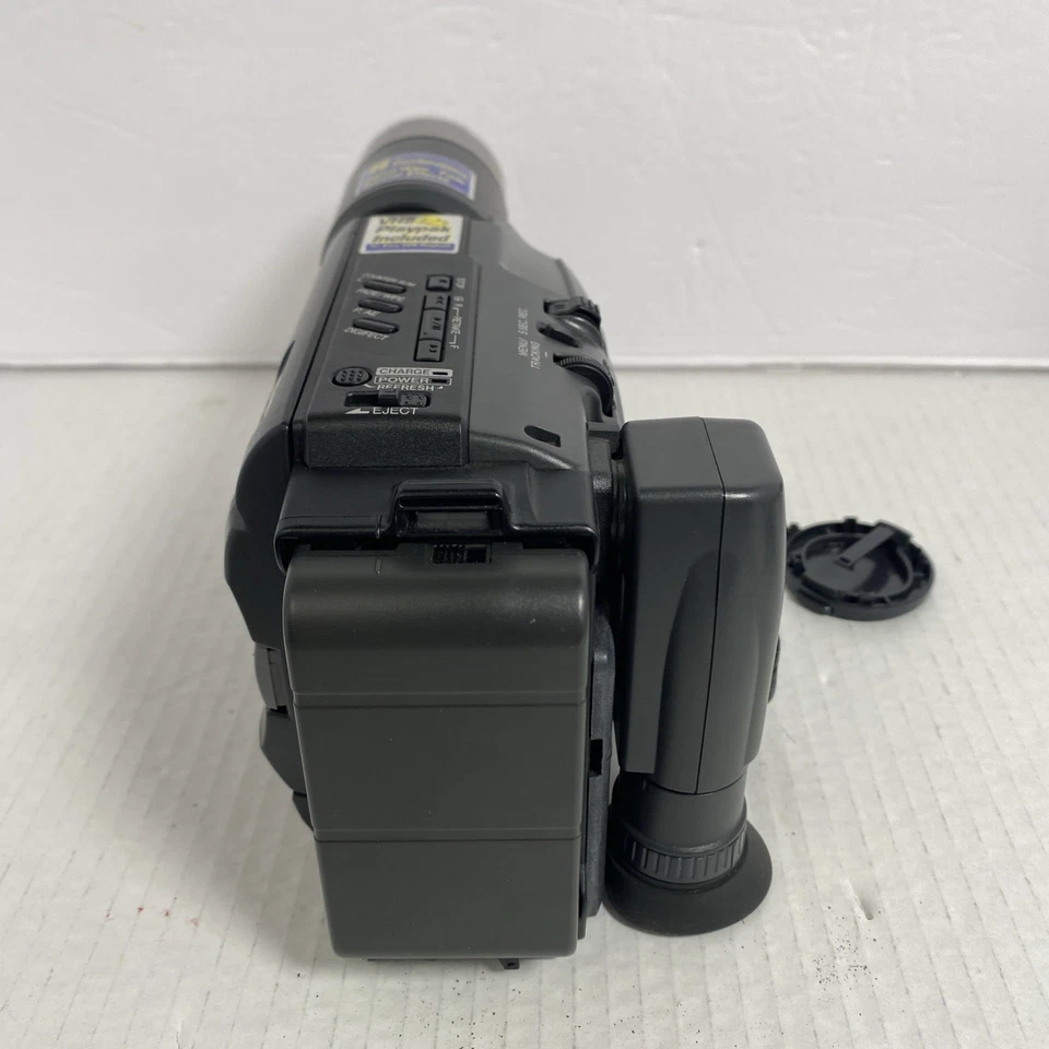 JVC GR-AX760U Compact VHS-C Camcorder TESTED w/ Manual, Charger & Tapes - Image 4 of 4