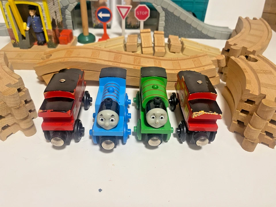 LOTE PUENTE DE EXPANSIÓN THOMAS THE TRAIN & TRACK & SODAR - COBERTIZO CONDUCTOR Y SEÑALES Foto 2 de 4