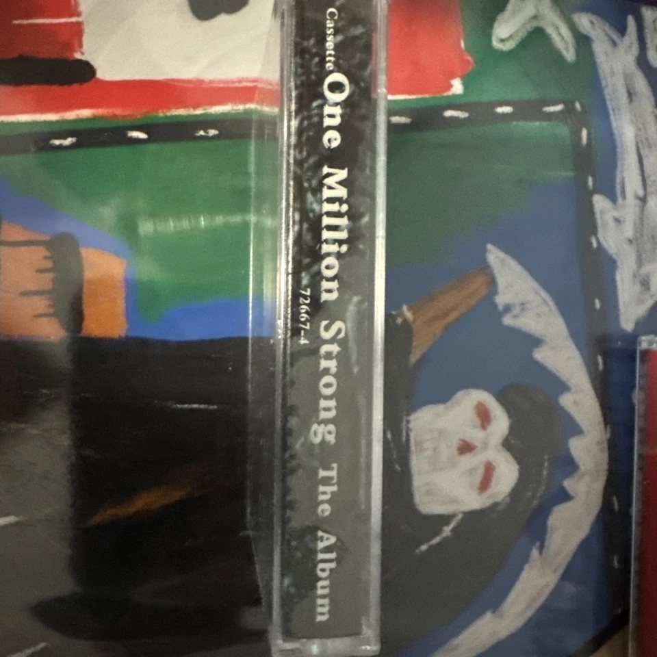 V/A One Million Strong SEALED CASSETTE 2Pac Notorious B.I.G. Dr. Dre Snoop Do - Image 2 of 3