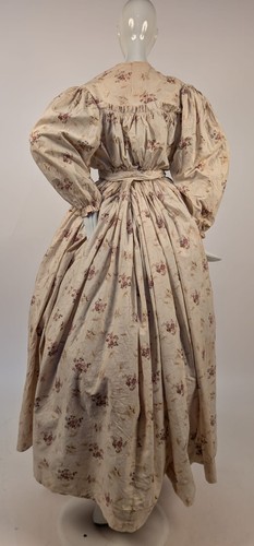 VICTORIAN 1890’S FLORAL PRINT DRESS W RUCH RUFFLES + FULL PUFF SLEEVES - Picture 7 of 10