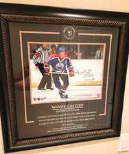 Wayne Gretzky Autographed Framed 11x14 Photo Serial Number 149/199 WGA w/ COA