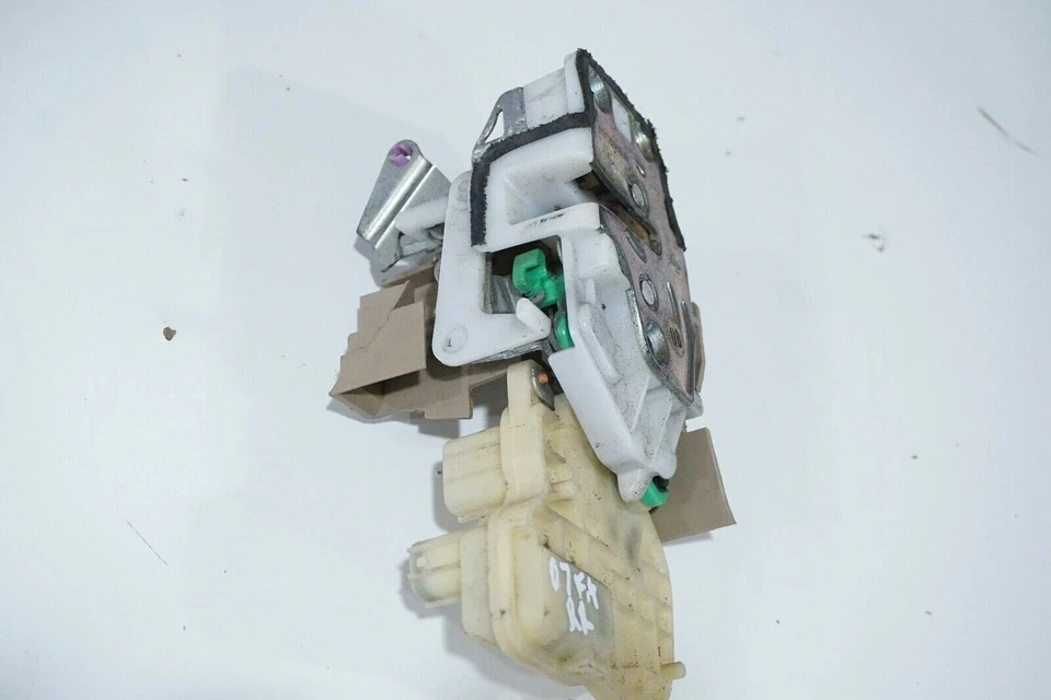 Pestillo de puerta trasera para pasajero Honda Fit 2007-2009 fabricante de equipos originales Foto 3 de 4