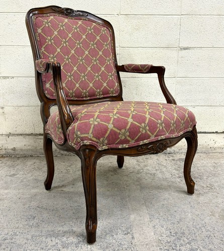Vintage Henredon French Louis XV Style Fauteuil Armchair with Floral Carvings