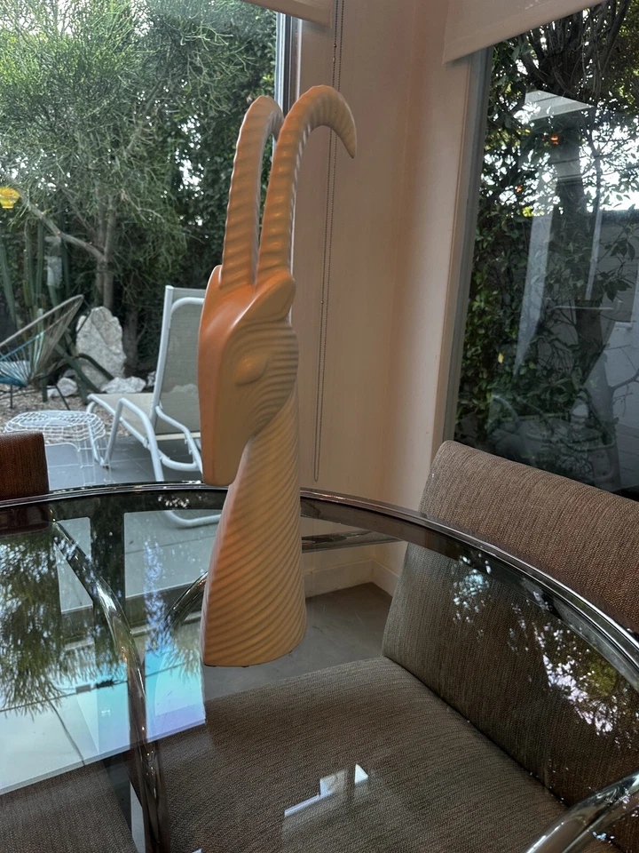 GRANDE GAZELA DE CERÂMICA JONATHAN ADLER - 19" de altura - Imagem 4 de 4