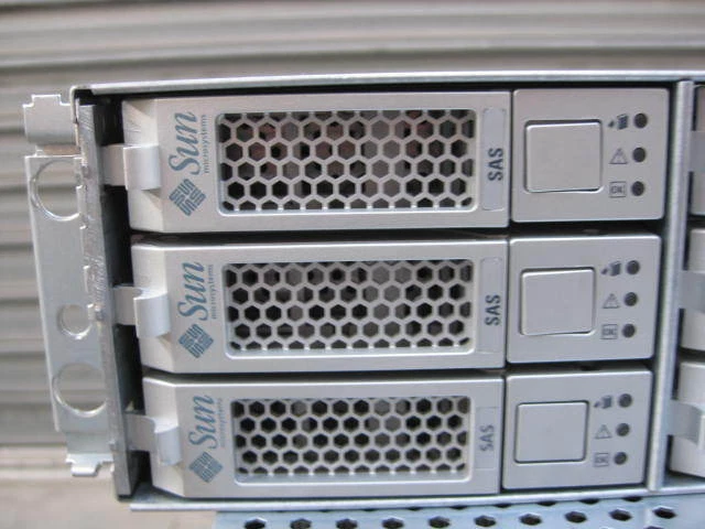 594-4281-01 Sun StorageTek 2500 12bay Storage Array w/12x Cheetah 300GB 15K HDD - Image 2 of 4