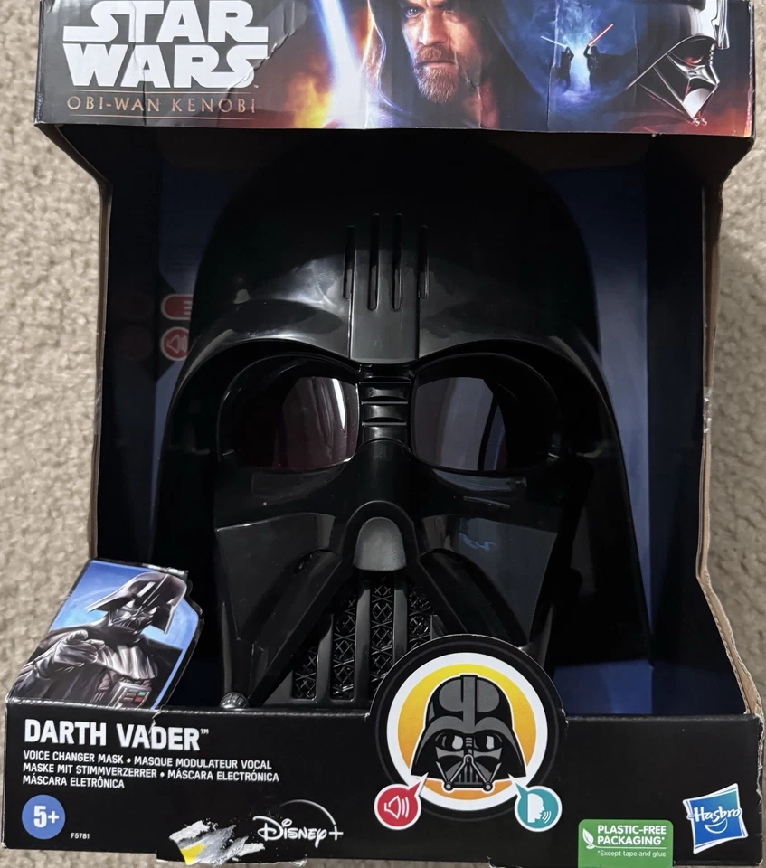 Star Wars Darth Vader Mask with Voice Changer Disney Store Exclusive - Image 2 of 2