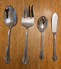 (4) Oneida USA "BANCROFT" Stainless Flatware Glossy Dinner Knives Lot/Set of 4 