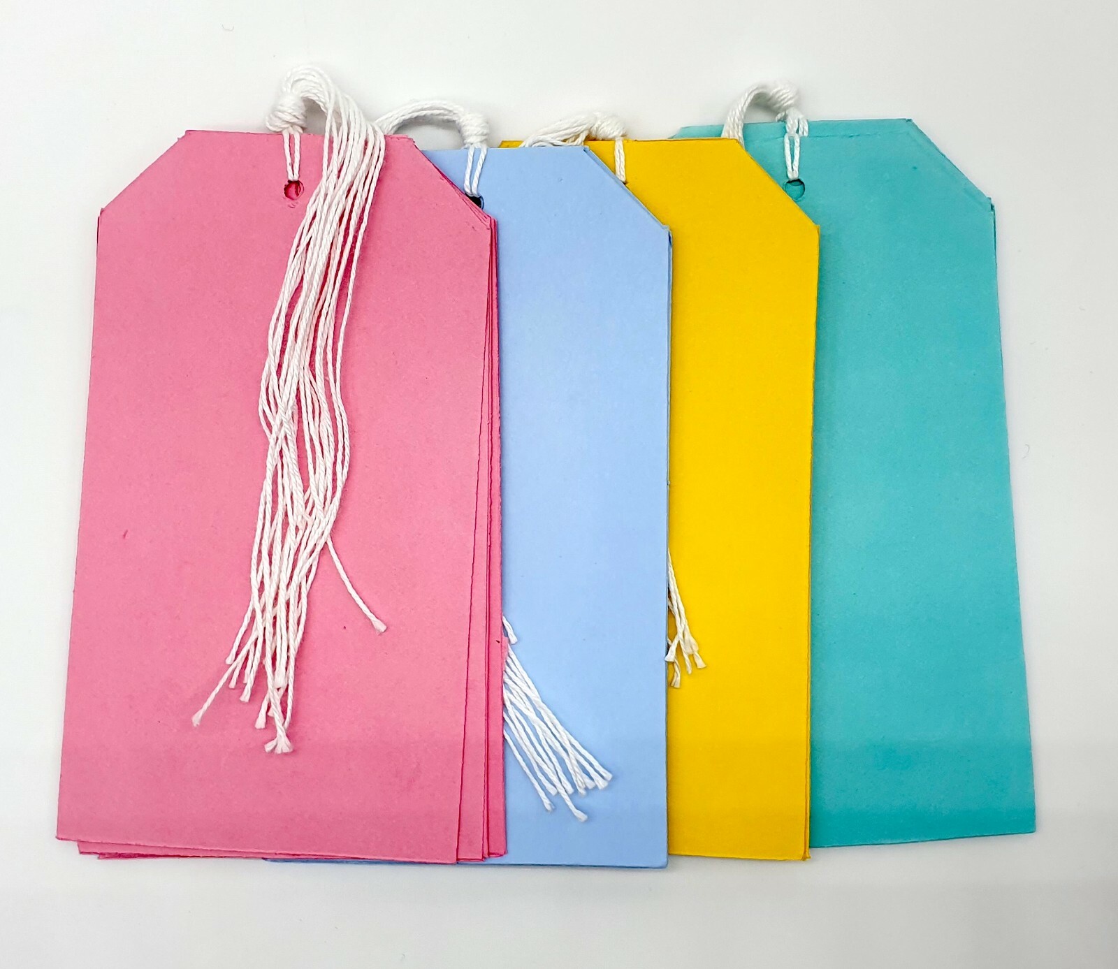 30 x Large Coloured Paper Luggage Label Tags Tie On String Travel Bag