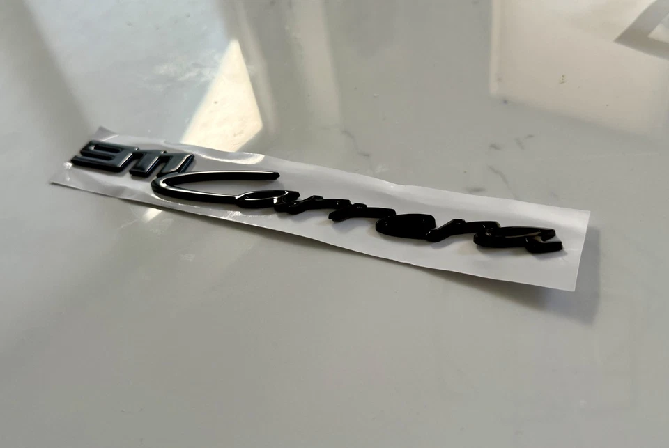 Porsche 992 911 Carrera Gloss Black Rear Badge 2020+ Foto 4 de 4