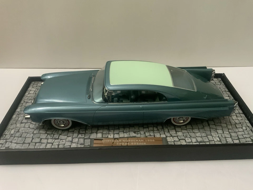 1/18 1956 Chrysler Norseman Coupe LE 999 pcs. Minichamps - Image 2 of 4