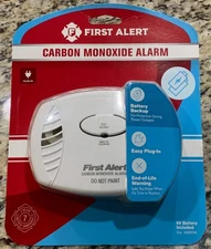 First Alert CO606 Carbon Monoxide Alarm Plug-In With 9V Battery Backup 2019 New