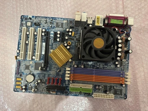 Gigabyte K8NF Sockel 939 Mainboard + AMD Athlon 64 3500+ CPU