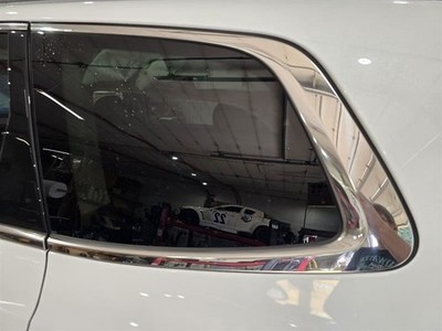 Driver Quarter Glass Bright Chrome Surround Fits 20 TELLURIDE 601539