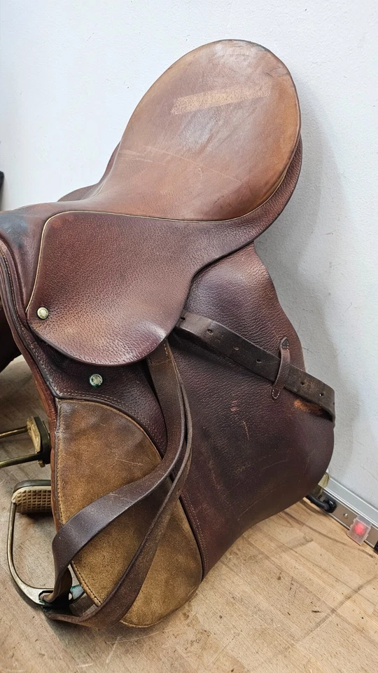 17” Johs . Stubben Krefeld Vintage Jumping Saddle USED - Image 3 of 4