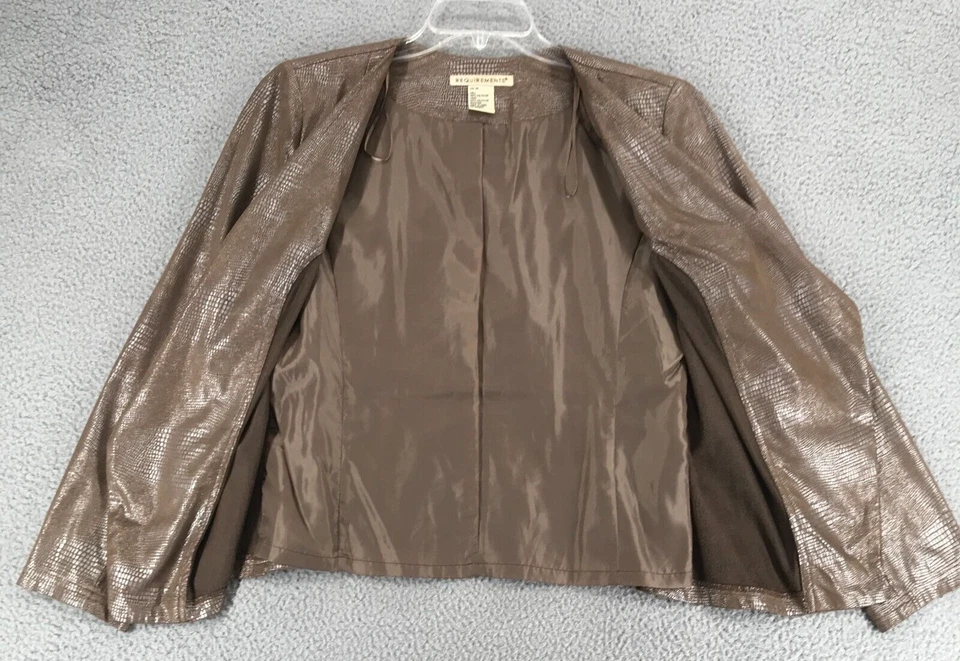 Chaqueta corta abierta Requirements para mujer talla M manga larga estampado piel de reptil marrón Foto 3 de 4
