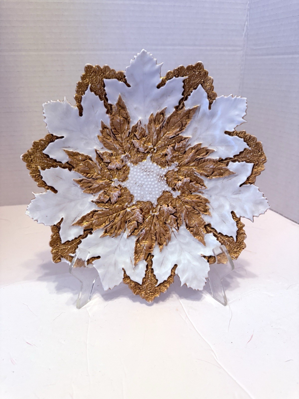 ANTIQUE MEISSEN PORCELAIN WHITE & GOLD GILT MAPLE LEAF 7.75