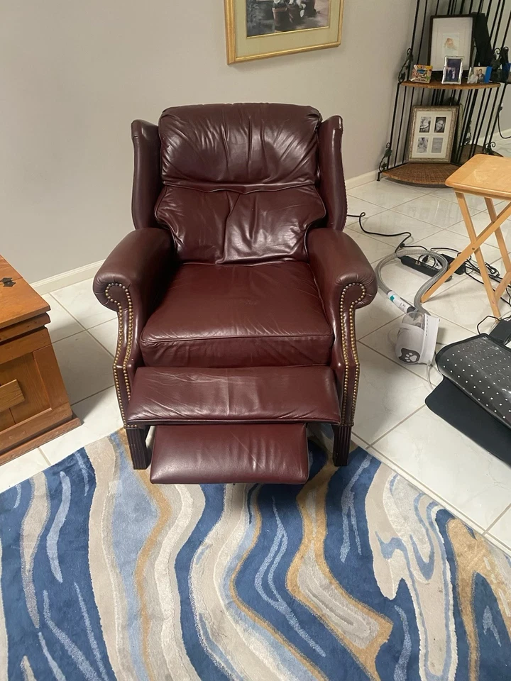 Thomasville Reclinable Cuero Genuino - Cuero Burdeos - Excelente Calidad Foto 3 de 4