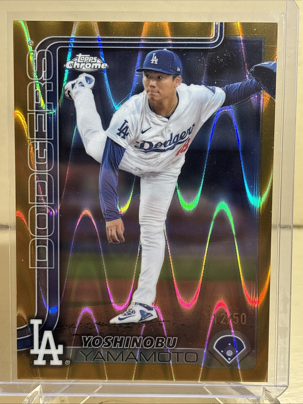 2025 Topps Chrome - Yoshinobu Yamamoto #179 Gold RayWave Refractor /50