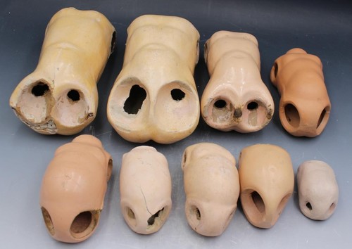 31 Pieces Antique Composition Doll Body Parts Torsos & Legs for Parts or Repairs - Picture 2 of 19