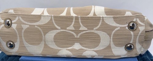 Coach Signature Handbag Beige and Cream with Gold Accents Preloved - Picture 12 of 17