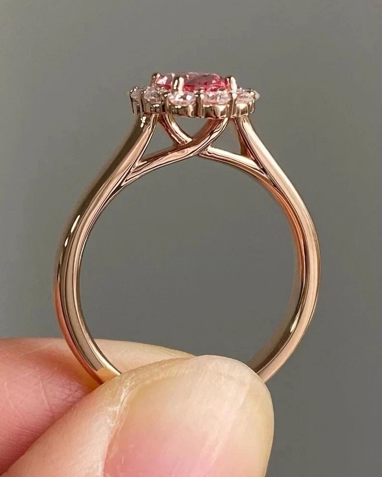 Anillo de compromiso de diamantes de zafiro rosa real de corte ovalado de 2,10 quilates de oro rosa de 14 quilates Foto 4 de 4