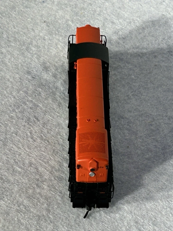 Gorgeous Atlas New Haven RR Trainmaster DCC Ready Locomotive N Gauge - Image 4 of 4