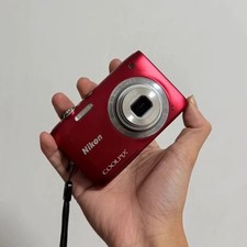 Nikon COOLPIX S2800 CCD Digital Camera 20.0MP 5x Optical Zoom Auto Focus Red