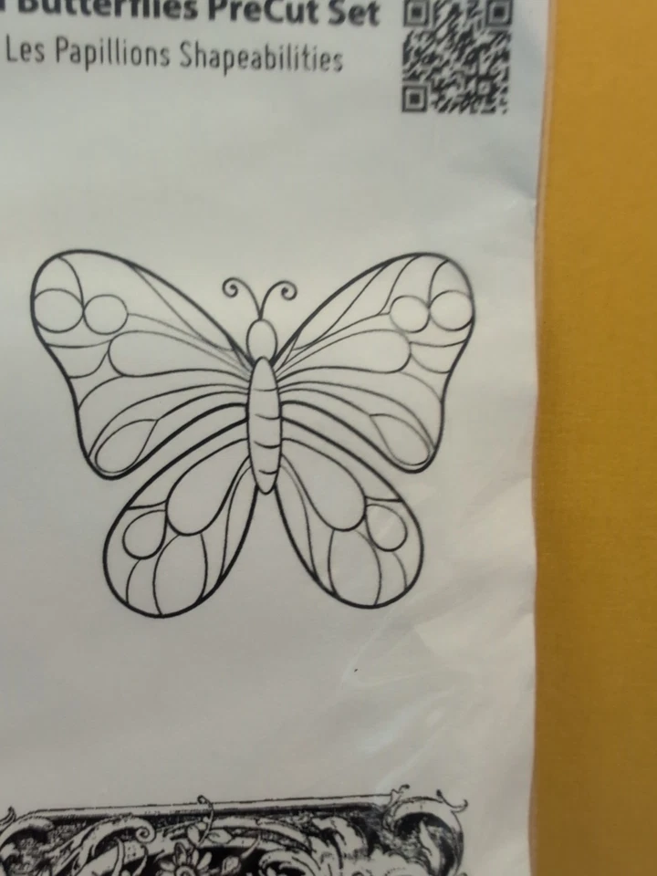 Conjunto pré-cortado Heartfelt Creations Delicate Asters and Butterflies - Imagem 3 de 4