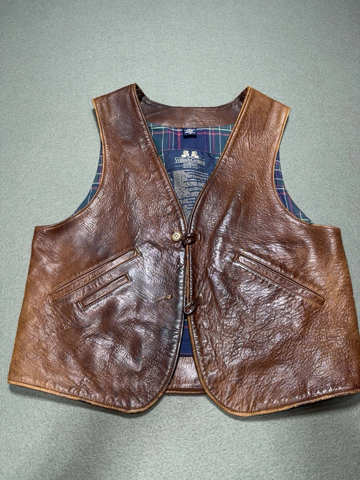 Vintage Willis & Geiger Vest Men’s Small Brown Plaid Lined Safari Camp USA
Opens in a new window or