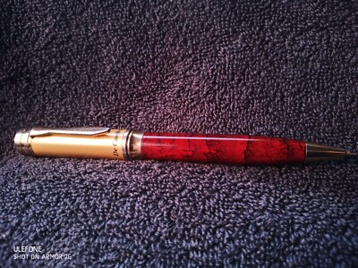 De Cambridge ballpoint pen with golden plated parts.